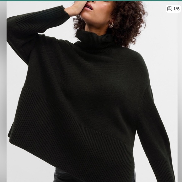 GAP Sweaters - GAP 24/7 Split-Hem Turtleneck Sweater size XS